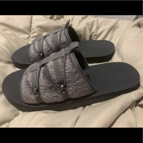 ASOS DESIGN Tech Slides In Grey - Picture 5 of 6